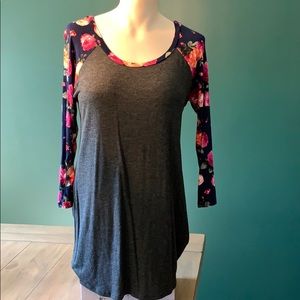 Gray/floral top